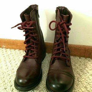 SALE Steve Madden Troopa lace up boots