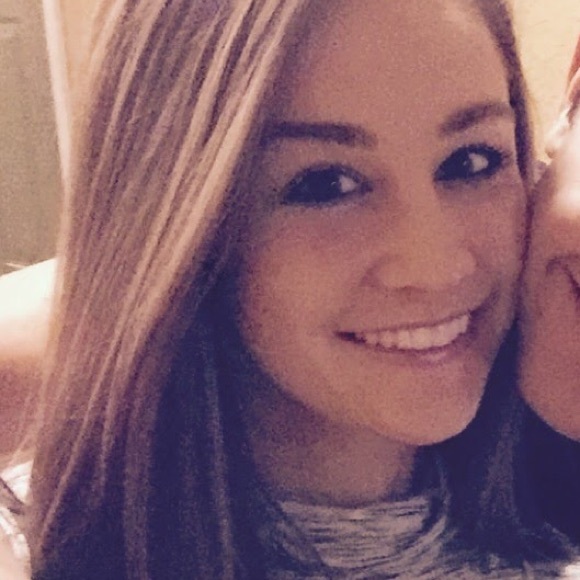 Meet your Posher, Angela - Picture 1 of 1