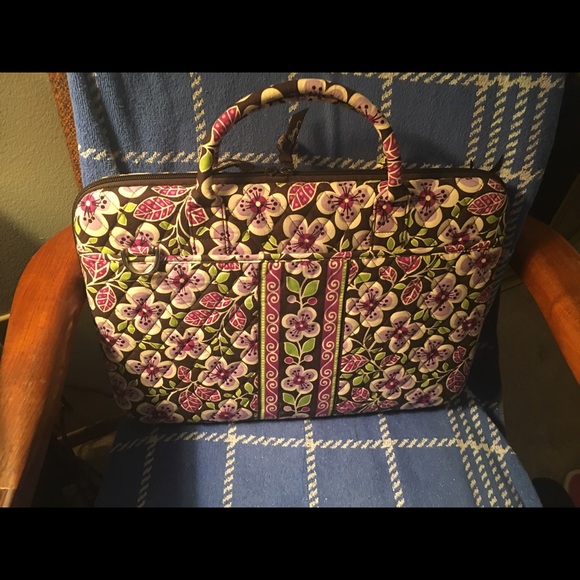 Vera Bradley Laptop Bag With Shoulder Strap.