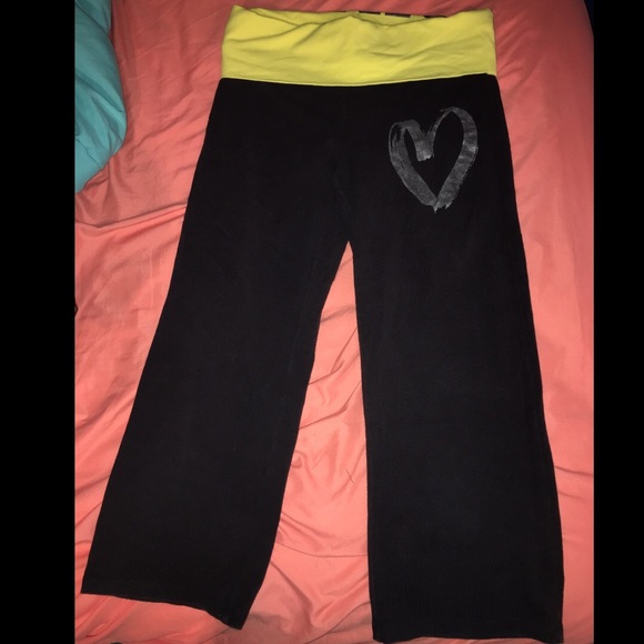 PINK Victoria Secret Capris - Picture 1 of 2