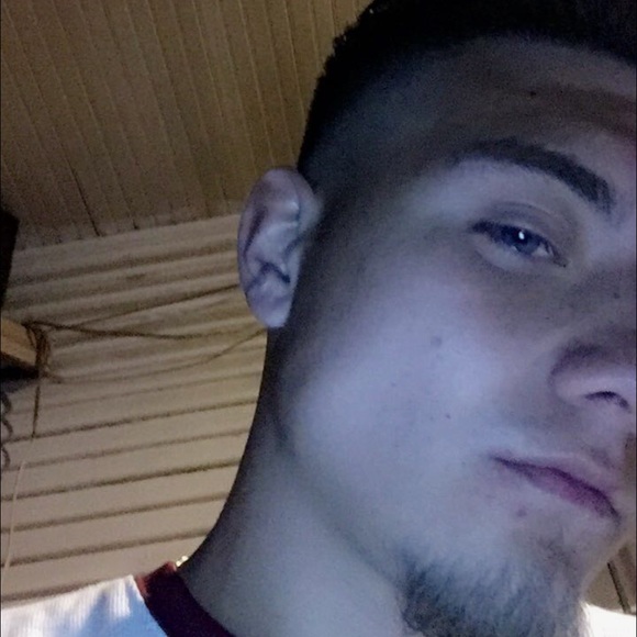Meet your Posher, Carlos - Picture 1 of 1