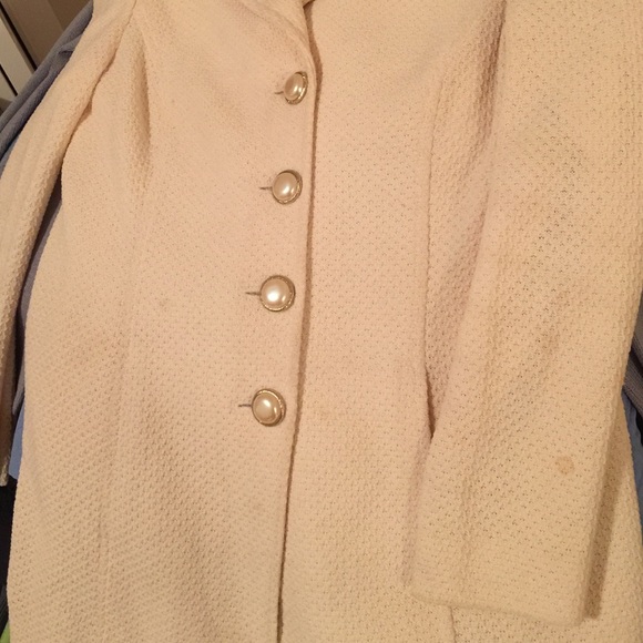 St. John Couture Off White Jacket w/ Pearl Buttons - Picture 4 of 4