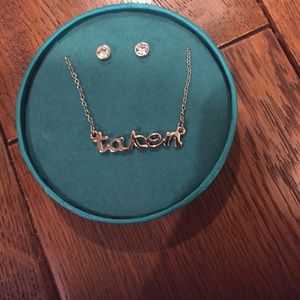 Taken necklace with earrings‼️ACCEPTING OFFERS‼️‼️