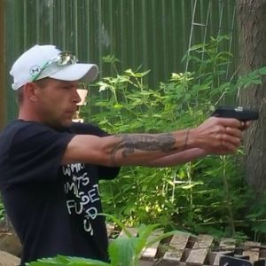 Meet your Posher, Derek