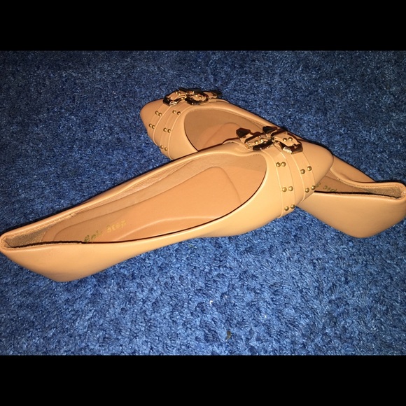Tan Flats - Picture 1 of 2