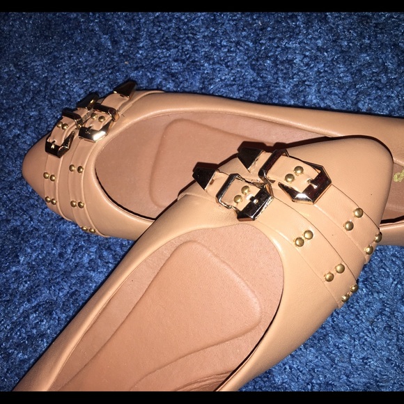 Tan Flats - Picture 2 of 2