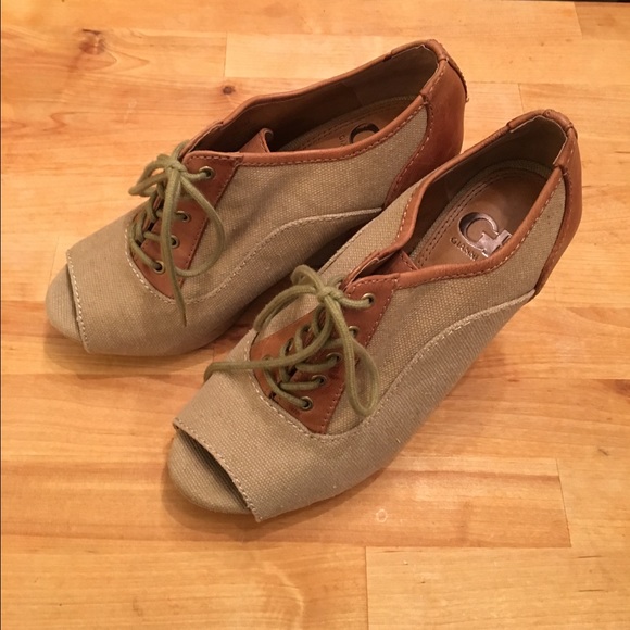 Size 7.5 oxford open toed booties! Good condition!