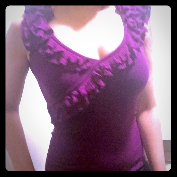 Bebe Ruffle V-Neck Top Size Small