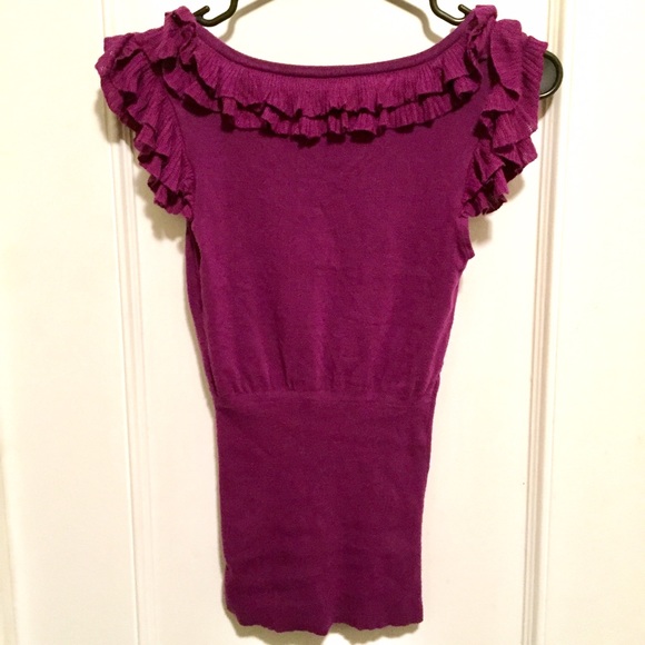 Bebe Ruffle V-Neck Top Size Small - Picture 3 of 4