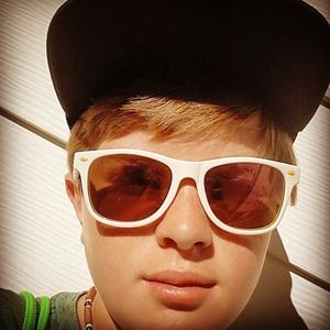 Meet your Posher, Logan