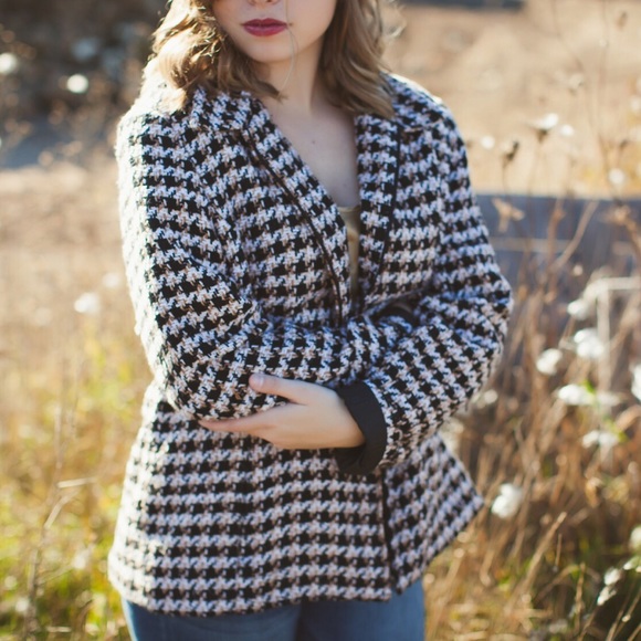 Vintage Black and white houndstooth blazer