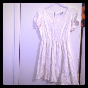 Size M forever21 white lace dress