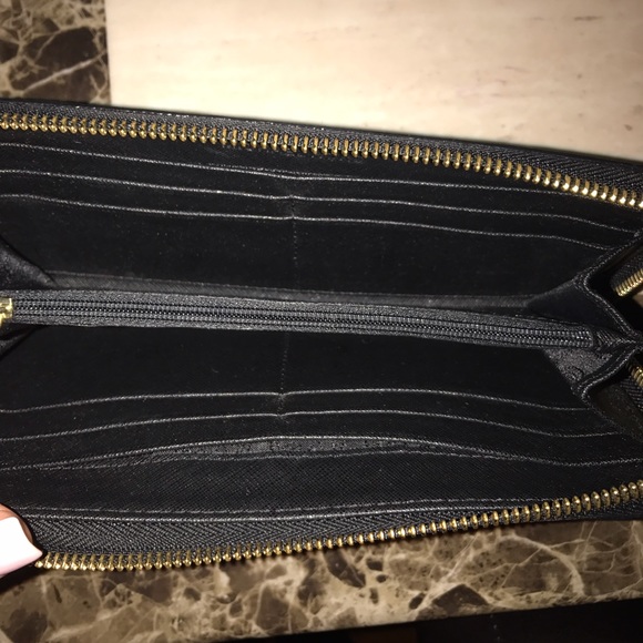 Michael Kors Wallet - Picture 2 of 2