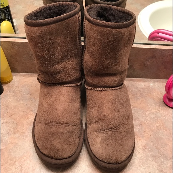 Size 6 Short Brown Uggs