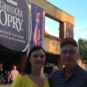 Meet your Posher, Holly