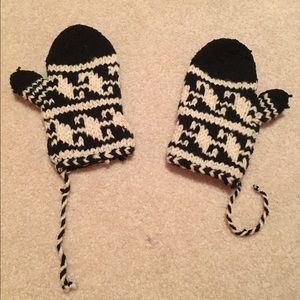 Knit mittens