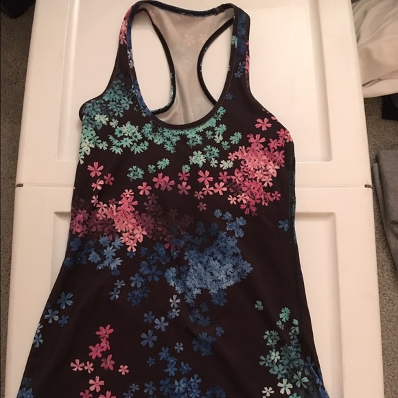 Lululemon tank top