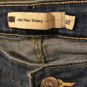 Levi's Mid Rise Skinny Jean