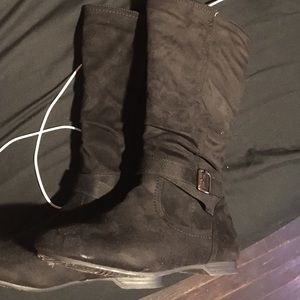 NOT FADED. SUEDE BLACK BOOTS