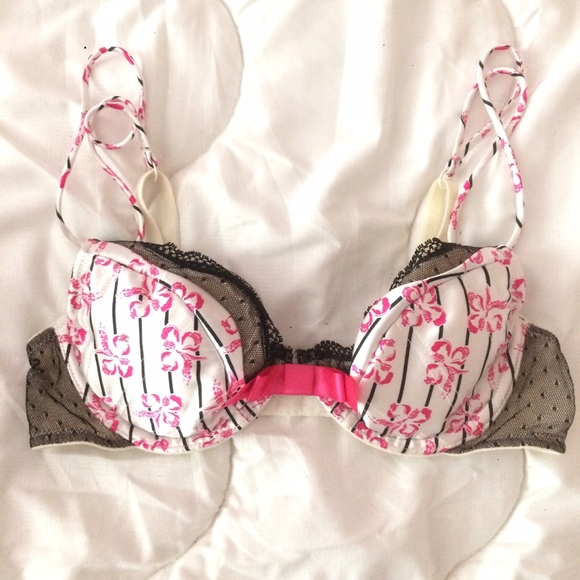 Jezebel Bra🎀