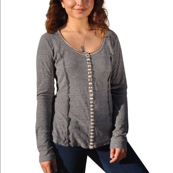 🔴 NEW GRAY TOP WITH LACE DETAILS - Picture 1 of 2