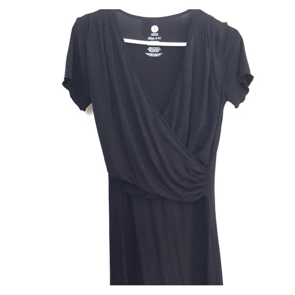 Kindred Braverly nursing gown/dress. Medium.