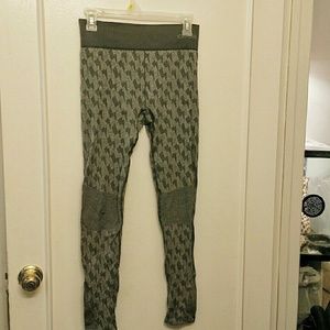 Small Oiselle lightning bolt running tights NWOT