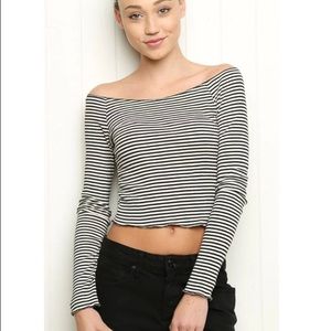 Brandy Melville Stripped Black Crop Long Sleeve
