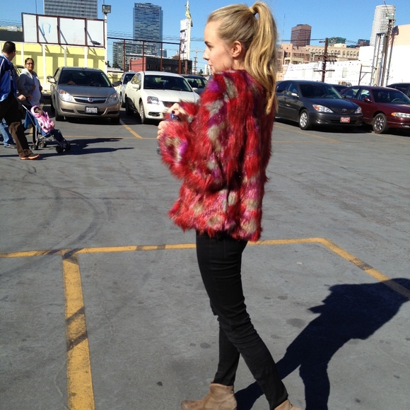 Fun faux fur jacket - Picture 2 of 7