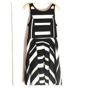 Sugar lips Black and White size Large dress