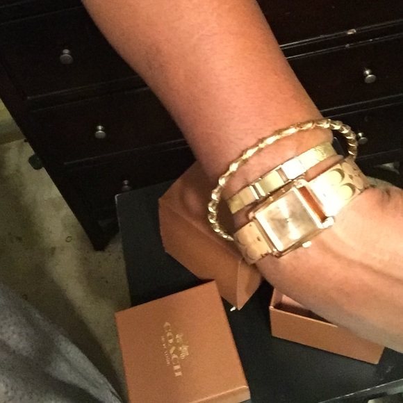 Coach watch - Picture 3 of 4