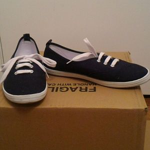 H&M Navy Lace up sneakers