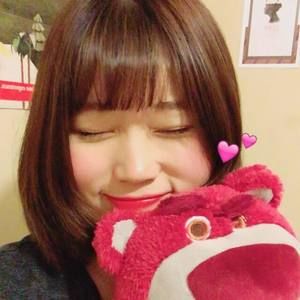 Meet your Posher, Gloria