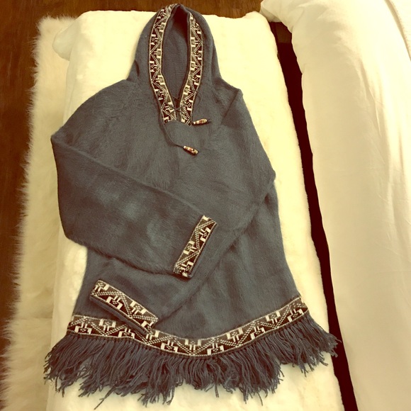 Artesanal hand made Alpaca top