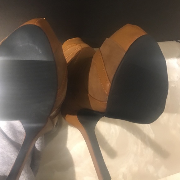 Platform booties - Picture 3 of 4