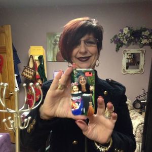 Meet your Posher, Helene