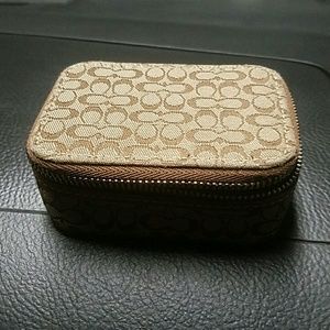 Coach signature small case