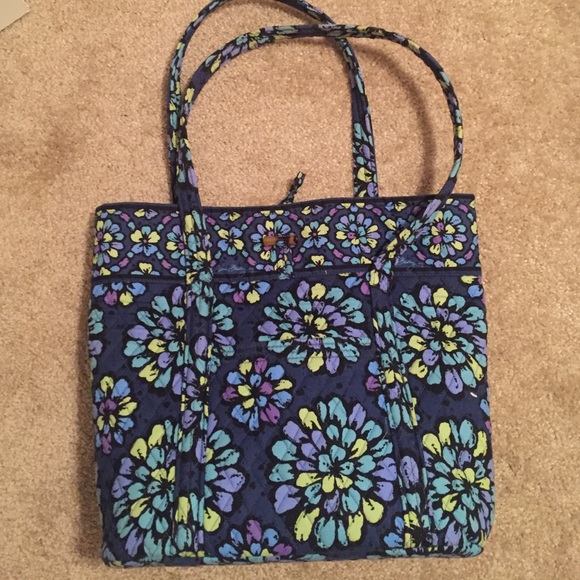 Vera Tote