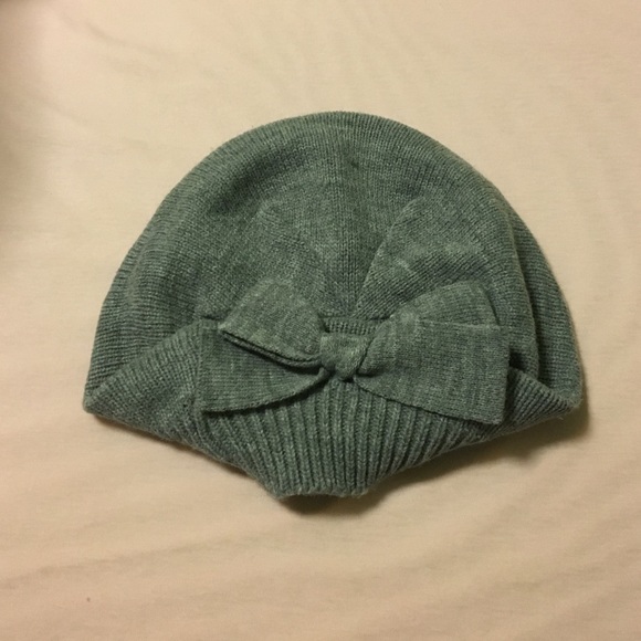 NWOT Forever21 Grey berete with bow