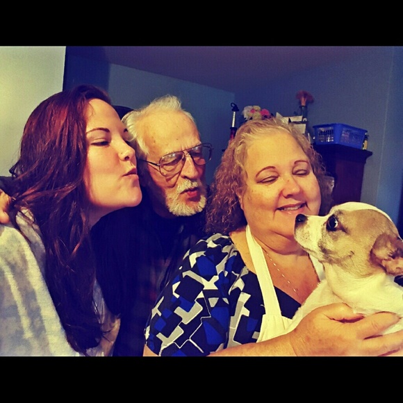 Meet your Posher, Linsy! - Picture 3 of 4