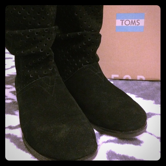 TOMS Serra black boots New with box