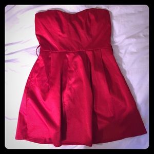 Red strapless dress w/ sweetheart neckline