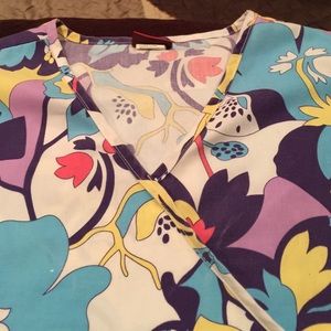 Scrub top