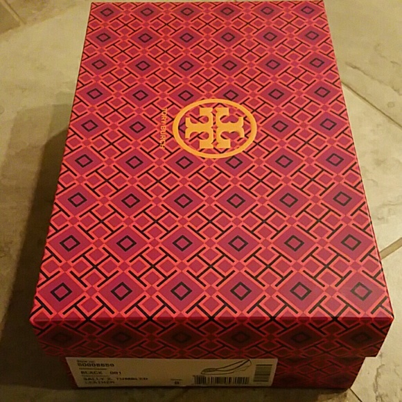 Tory burch shoe box