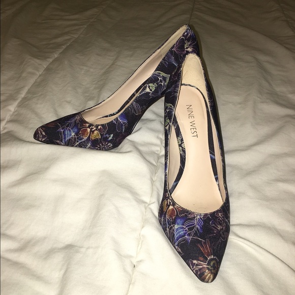 Nine West floral print pump!