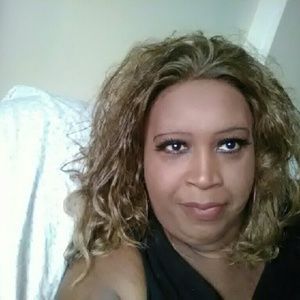 Meet your Posher, Frances