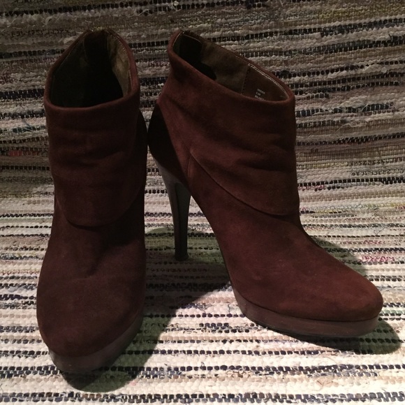 Steve Madden Brown Suede Booties