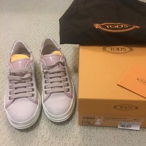 Tod's light pink "Cassetta" sneaker