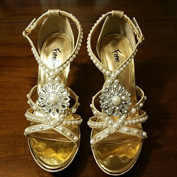 One-of-a-kind Hand-Jeweled Heels - Picture 2 of 4
