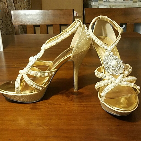 One-of-a-kind Hand-Jeweled Heels - Picture 4 of 4
